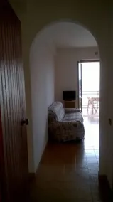 Family-friendly apartment with terrace & garden - Image 2