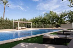 Cottage with garden, barbecue & pool | Garden view | Pet-friendly - Image 2