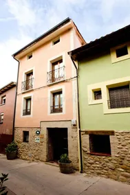 Family-oriented beautiful cottage with terrace | City view | Pets allowed - Image 2