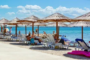 Fully equipped flat with terrace, garden & jacuzzi | Next to the beach - Image 3