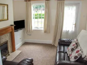 Child-friendly cottage with garden - Image 3