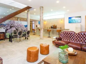 Agréable villa conviviale et familiale avec barbecue, piscine privée et terrasse | Vue montagne | Avec animaux autorisés - Image 5