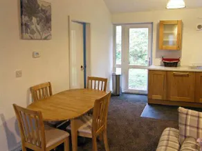 Cottage with garden - Image 4