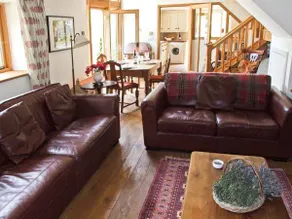 Cottage with garden - Image 3