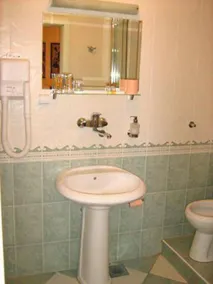 Apartment with hot tub - Image 2