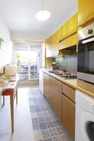 Apartment with terrace - Image 5