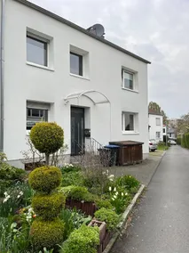 Flat with garden & terrace - Image 3