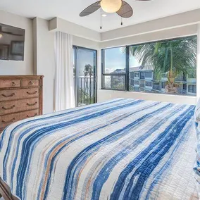 Direct Oceanfront with private staircase to beach prestigious Islamorada CondoComplex condo - Image 3
