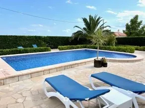Family-friendly villa with terrace, private pool & barbeque | Garden view - Image 5