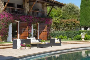 Lovely cottage with BBQ, garden & pool | Garden view | Pets are welcome - Image 3