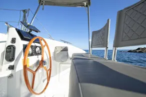 Boat | Beach nearby - Image 2