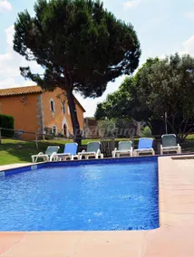 Cottage with garden, pool & barbeque | River view - Image 4