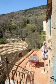 Gite with terrace & garden - Image 2