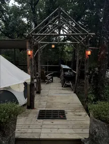 Cozy Bell Tent Retreat with Oak Bar Deck near Nature Trails, Honey Grove, TX - Image 4