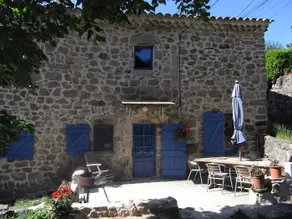 House with BBQ & garden - Image 2