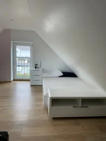 Maison avec terrasse et jardin - Image 3