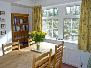 Cottage with barbeque & garden - Image 5