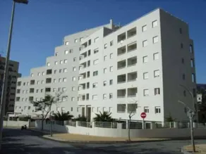 Holiday apartment with pool - Image 5