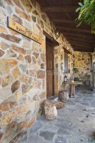 Wonderful cottage with garden, barbecue & pool | River view | Dogs allowed - Image 3