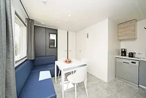 Mobile home with barbecue & garden | Beach nearby | Pet-friendly - Image 2