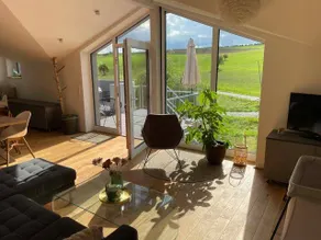 Holiday apartment with jacuzzi & garden - Image 4