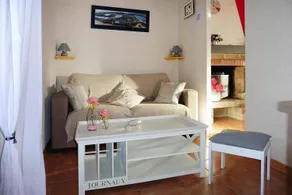 Maison avec terrasse et jardin - Image 5