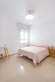 Beautiful dedicated room - Image 4