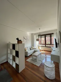 Ample shared room | Close to Azkuna Zentroa - Image 2