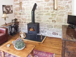 Cottage with garden - Image 4