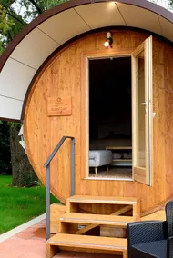 Romantic Wine Barrel Stay with Vineyard Views & Hot Tub near Rome, Italy - Image 4