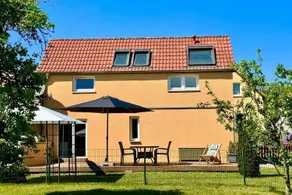 Holiday home with garden, BBQ & terrace - Image 3
