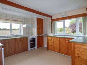 Cottage with garden - Image 4