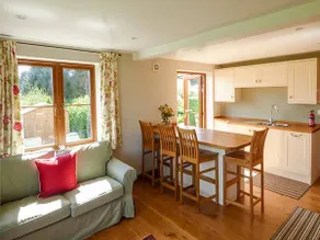 Cottage convivial et familial avec jardin - Image 4