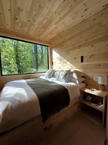 Hickory: Minimalist Escape for 2 in a Cozy Cabin with Serene Vibes in Pennsylvania - Image 4