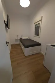 Charming dedicated room - Image 1