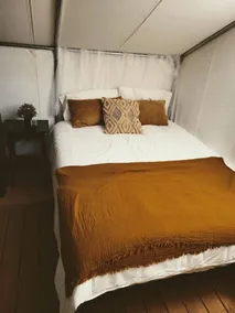 Lovely Safari Tent with Treetop Views for Family Glamping in Missouri - Image 4