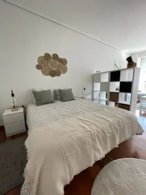 Ample shared room | Close to Azkuna Zentroa - Image 4