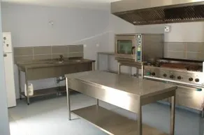 Ferienunterkunft mit Grill, Garten und privatem Pool | Poolblick - Image 3