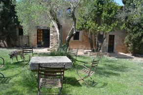 Cottage with terrace, BBQ & garden | Garden view - Image 4