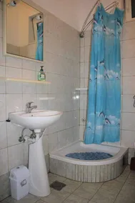 Holiday apartment with terrace - Image 4