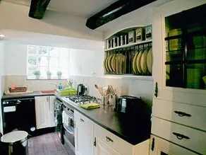Child-friendly nice cottage with garden - Image 4