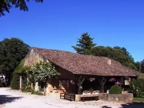 Gite with pool, garden & sauna | River view - Image 3