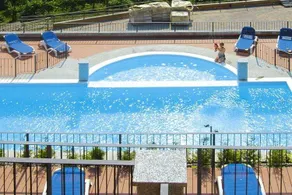 Flat with garden, terrace & pool | Sea view - Image 5