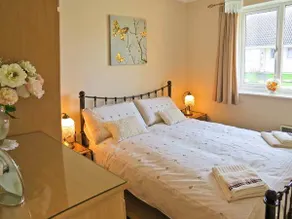 Family-oriented charming cottage with garden - Image 4