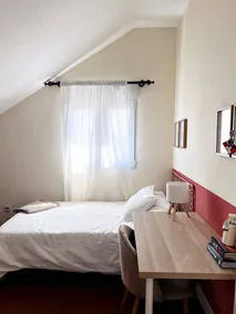 Spacieuse chambre chez l'habitant avec jardin - Image 2