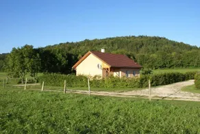 Holiday home with terrace, garden & barbeque | Garden view - Image 2