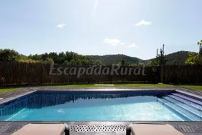 Cottage with pool, garden & terrace | Mountain view | Pet-friendly - Image 2