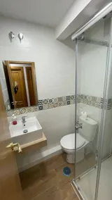 Dedicated room with terrace - Image 4