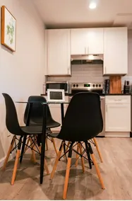 MODERN AND COZY CONCORD ESCAPE 2BD/1BTH APT - Image 2