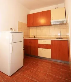 Holiday apartment with barbecue, garden & terrace - Image 2